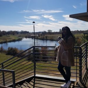 Meet your Posher, Stefanie